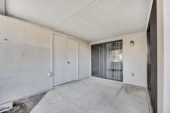 Building Photo - 3405 W Danbury Dr