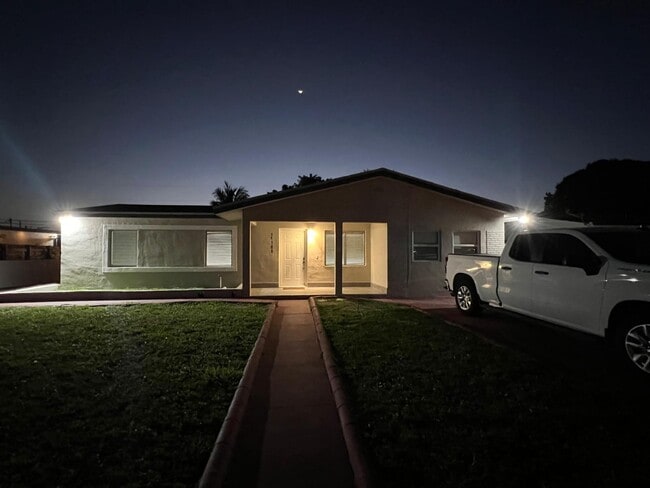 Building Photo - 16100 NW 18th Ave