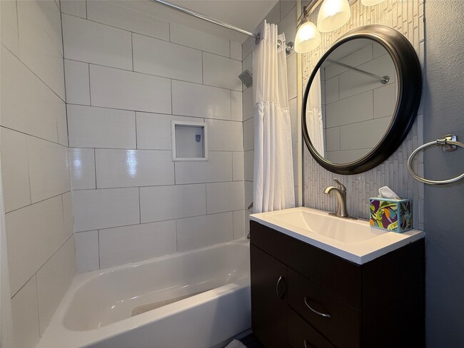 Building Photo - 3411 Linkwood Dr