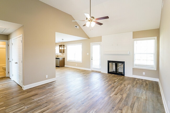 Building Photo - 394 Dugger Dr