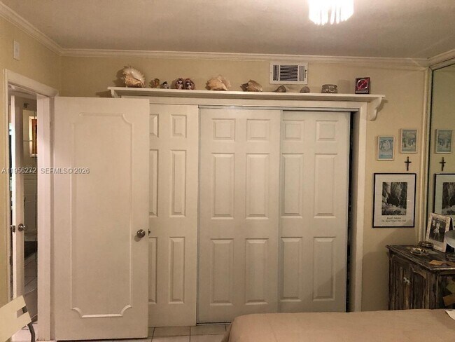 Building Photo - 255 Sunrise Dr