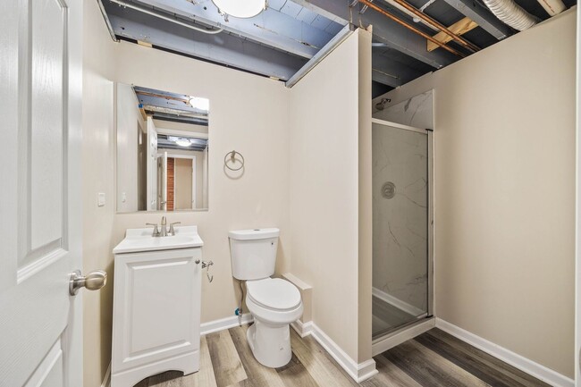 Building Photo - 246 Miller Ave