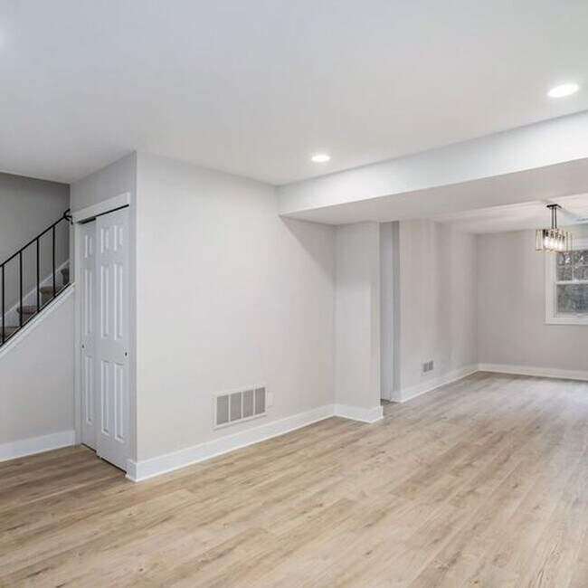 Building Photo - Beautifully updated 3 bedroom home in Ambler!!