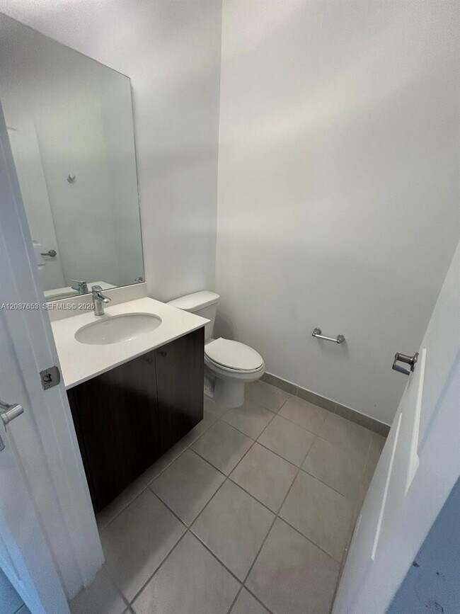 Building Photo - 5525 Agostino Way