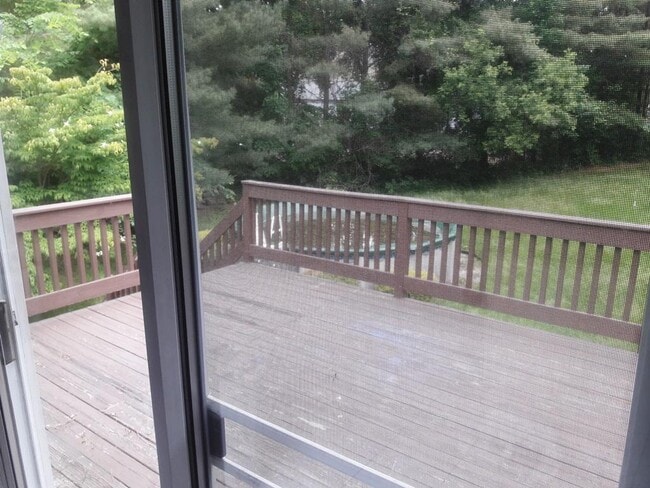 Building Photo - 606 Rye St