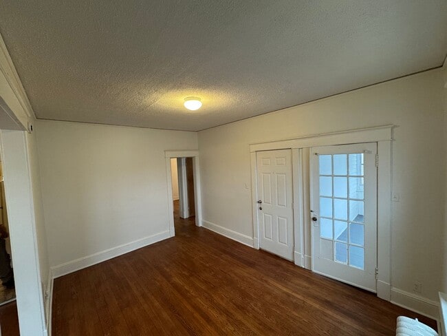 Building Photo - 393 Second Ave