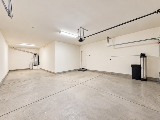 Building Photo - 31029 Branding Iron Ct
