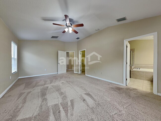 Building Photo - 31437 Heatherstone Dr