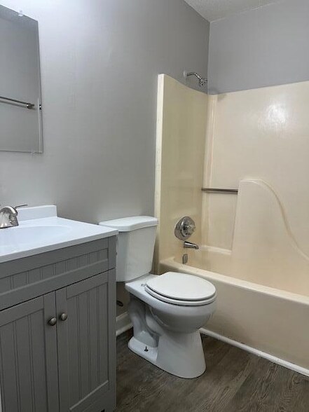 Building Photo - 711 20th St SE