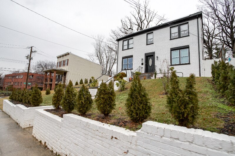 Building Photo - 335 Division Ave NE