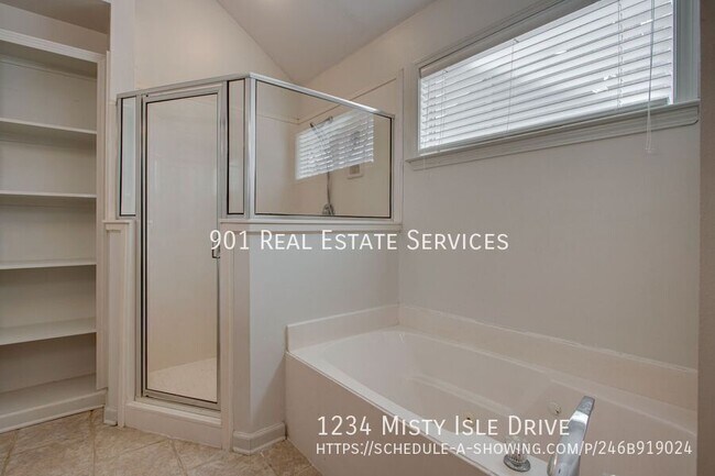 Building Photo - 1234 Misty Isle Dr