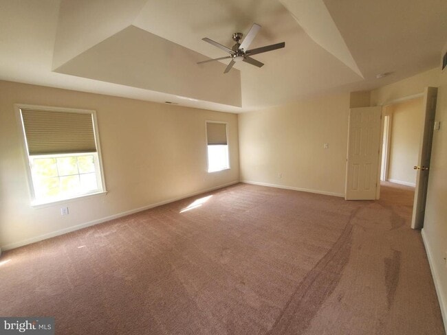 Building Photo - 5 Bandcroft Dr