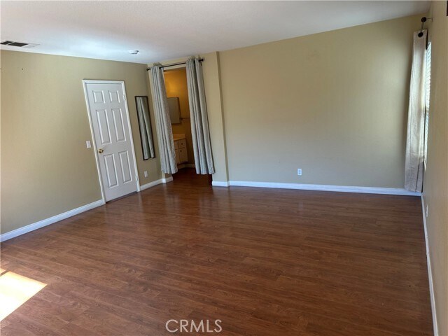 Building Photo - 8941 Carnation Dr