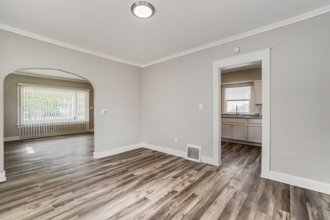 Building Photo - 625 Colima Dr