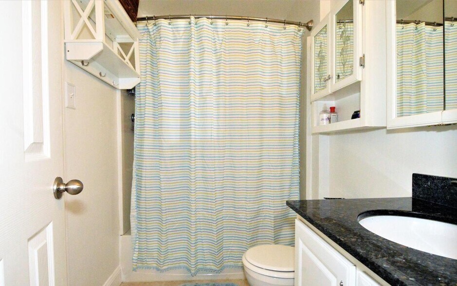 Building Photo - 9570 Standon Pl