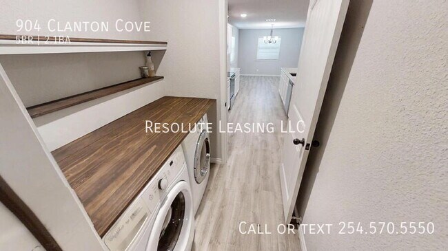 Building Photo - 904 Clanton Cove