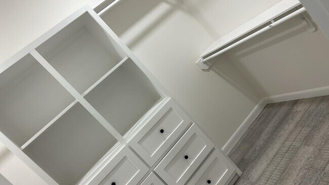 Building Photo - 8817 Swan Lk Dr