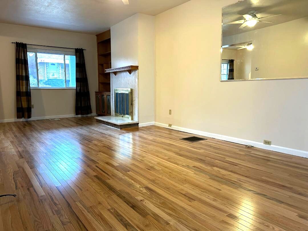 Building Photo - 1527 Orangewood Ave