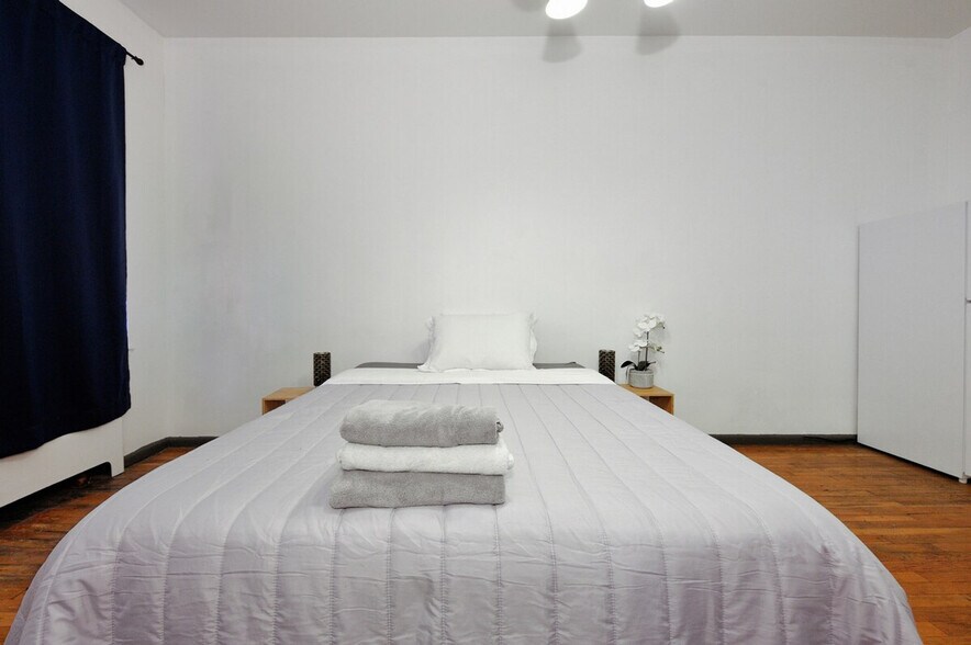 Building Photo - 474 9th Ave