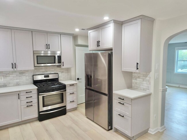 Building Photo - OLD TOWN ALEXANDRIA - MINUTES TO METRO AND PENTAGON