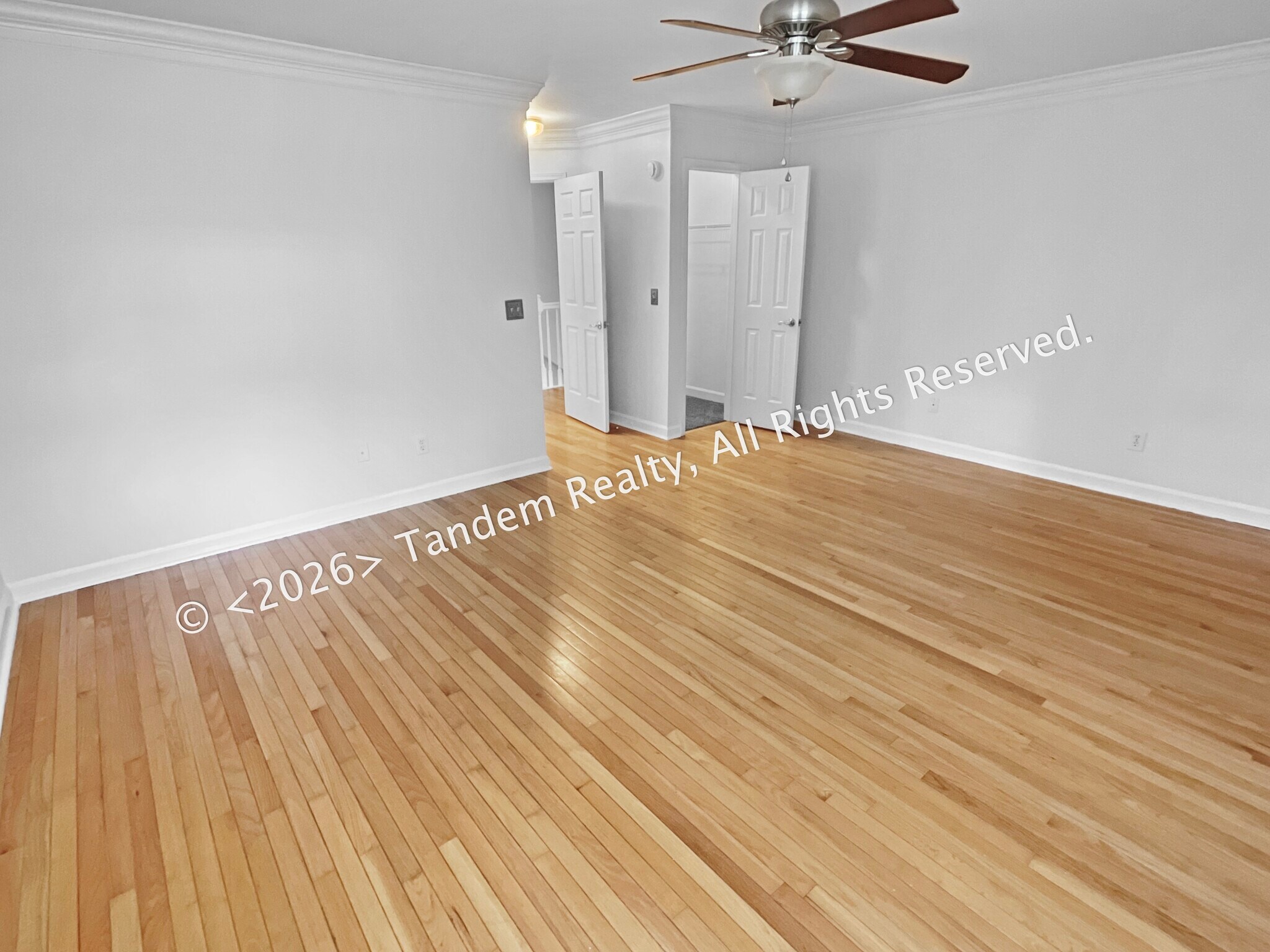 Building Photo - 309 Oakcrest Ct