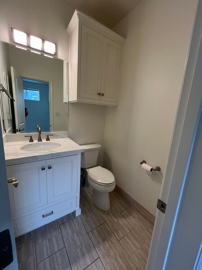 Building Photo - Beachy Montecito Cottage