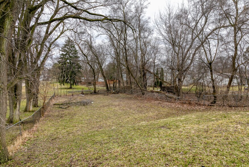 Building Photo - 224 Crest St