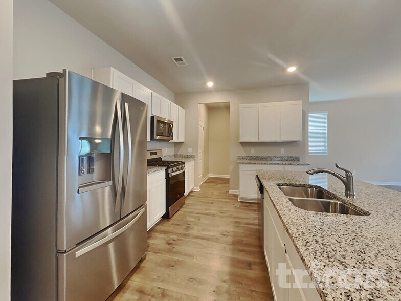 Building Photo - 6941 Sunny Parks Dr