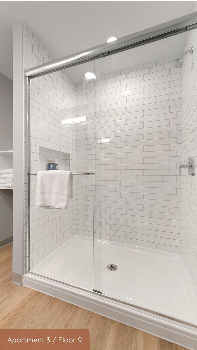 Building Photo - 853 W Blackhawk St