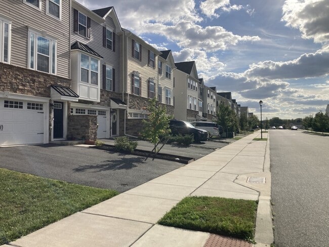 Building Photo - 301 Theodora Way