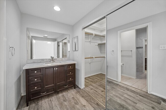Building Photo - 11711 Memorial Dr