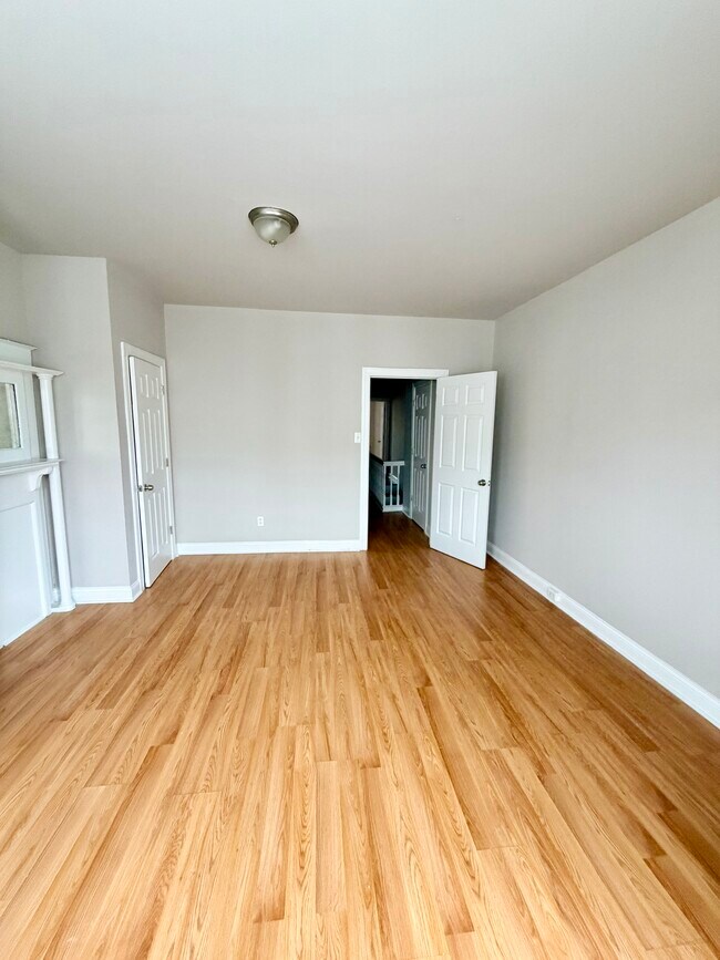 Building Photo - 5537 Harmer St