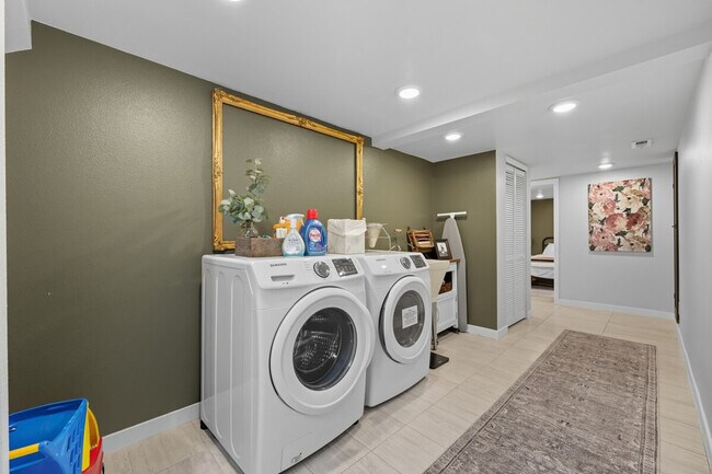 Building Photo - 1119 Prosser Ave