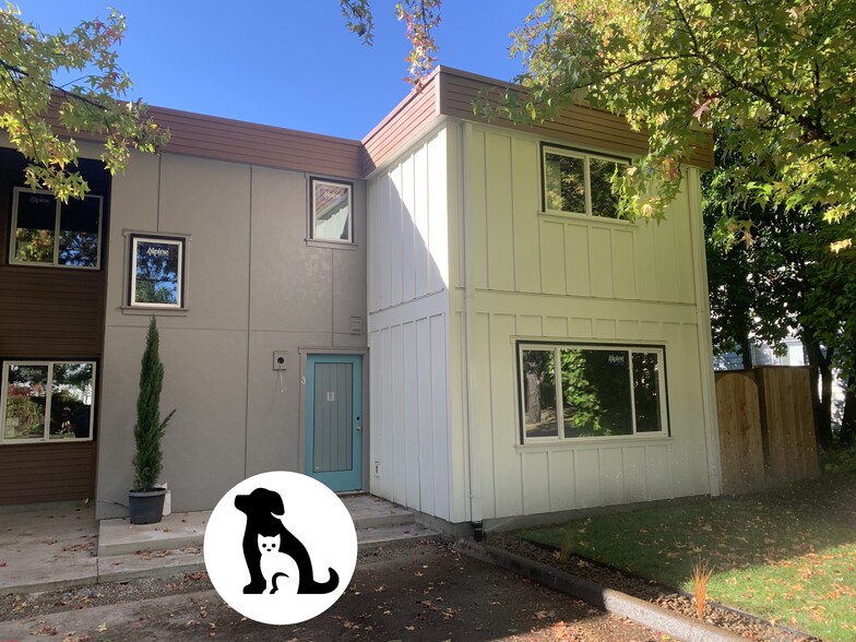 Building Photo - 204 9th NW St