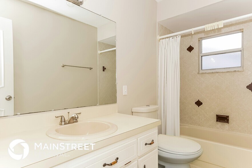 Building Photo - 1765 S Eden Cir