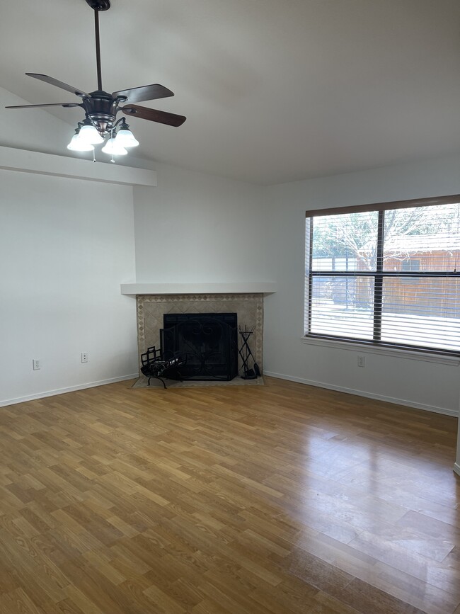 Building Photo - 4956 Beryl St