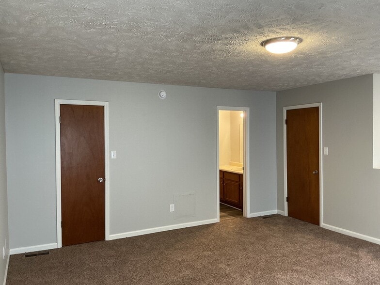 Building Photo - 25 Countryside Dr