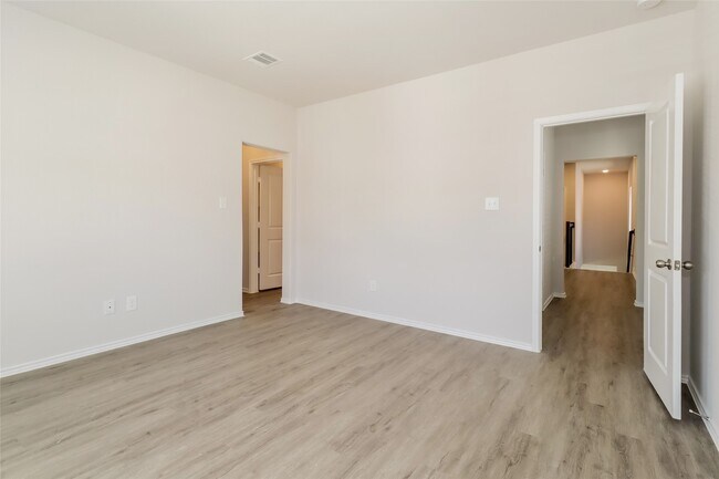 Building Photo - 15252 Estrella Rd E