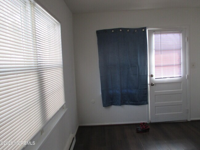 Building Photo - 306C W Malvern Ct