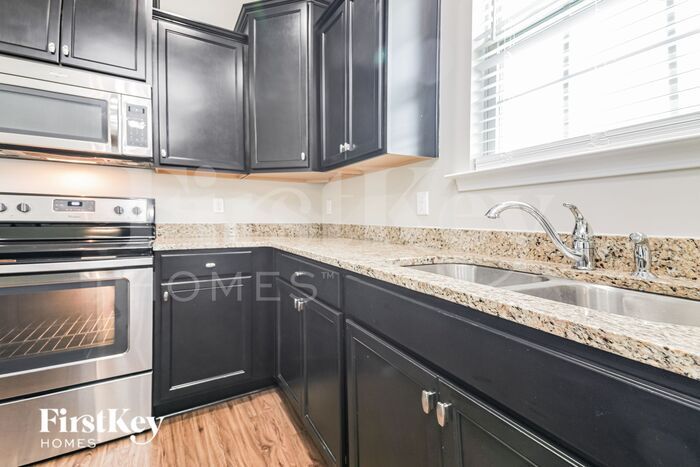 Building Photo - 220 Outwater Ridge Dr