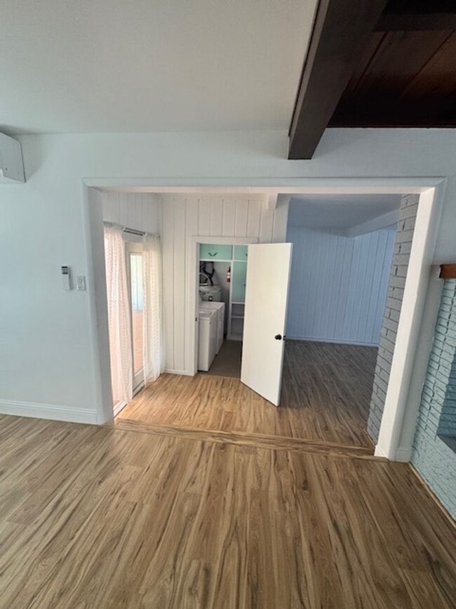 Building Photo - Beautiful West Redding Home with $200 Move...