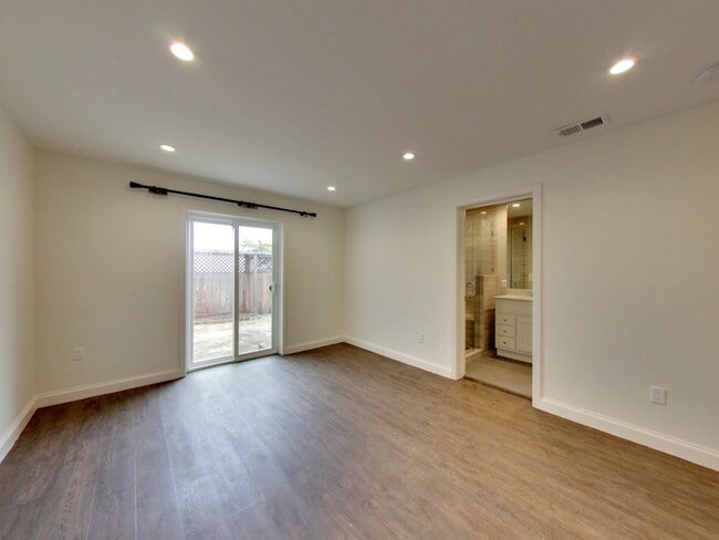 Building Photo - 2167 40th Ave