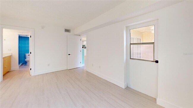 Building Photo - 301 87th Ave