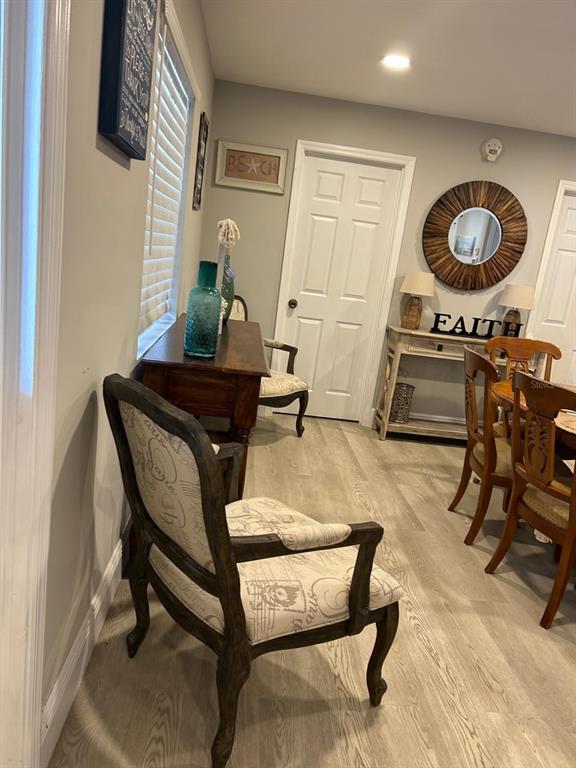 Building Photo - 244 Lexington Dr