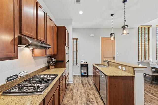 Building Photo - 1210 Emerald Glen