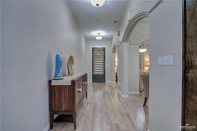 Building Photo - 11 Santa Teresa St