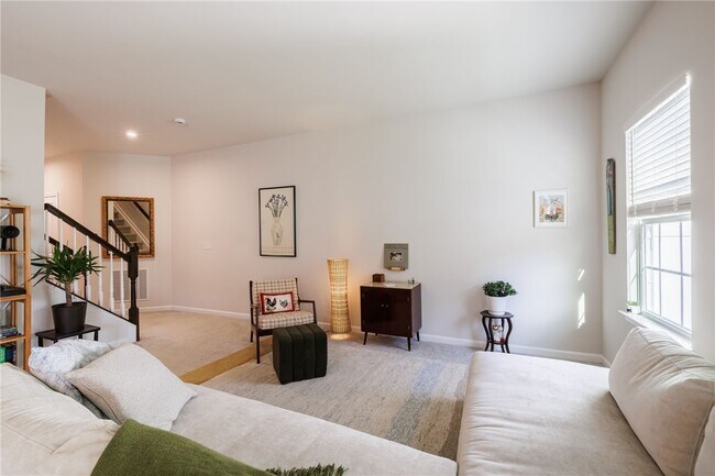 Building Photo - 23 Keuka Ln