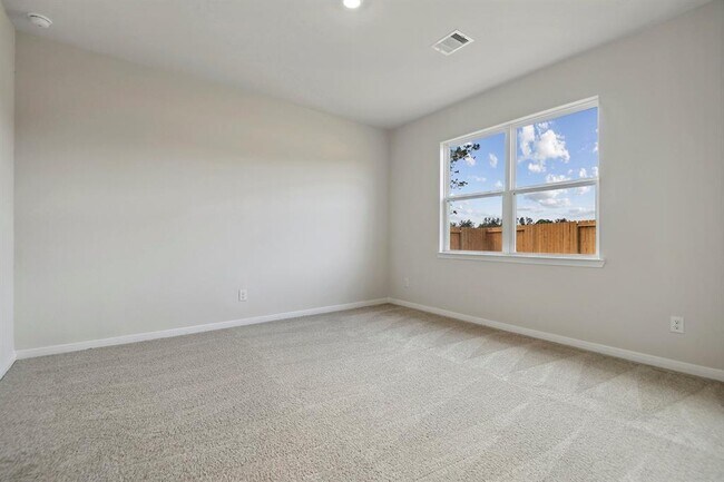 Building Photo - 16449 Blossom Grv Dr