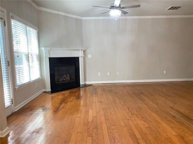 Building Photo - 1664 Oakbrook Lake Dr NW