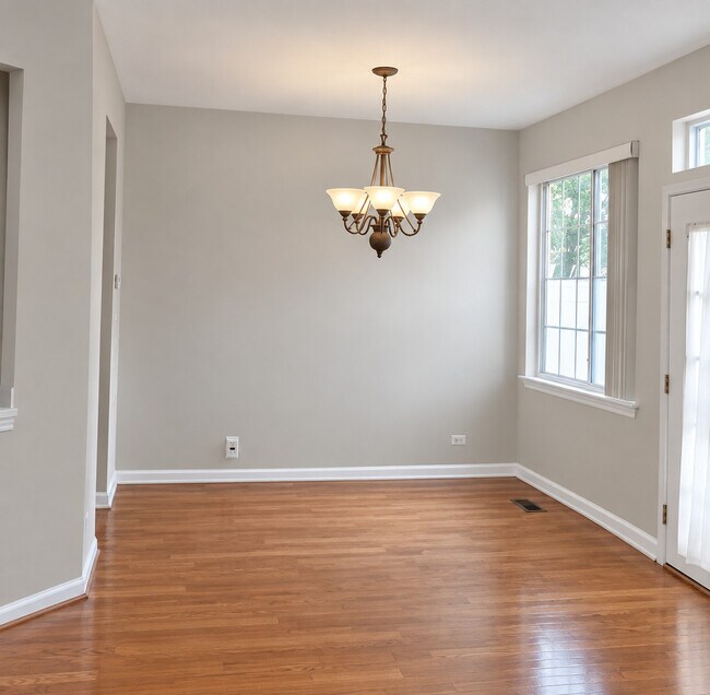 Building Photo - 1 S Oakhurst Dr